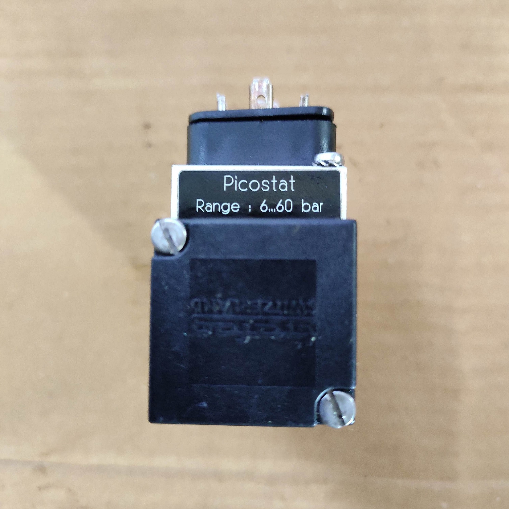 9M0.2082 Pressure Switch - Image 4