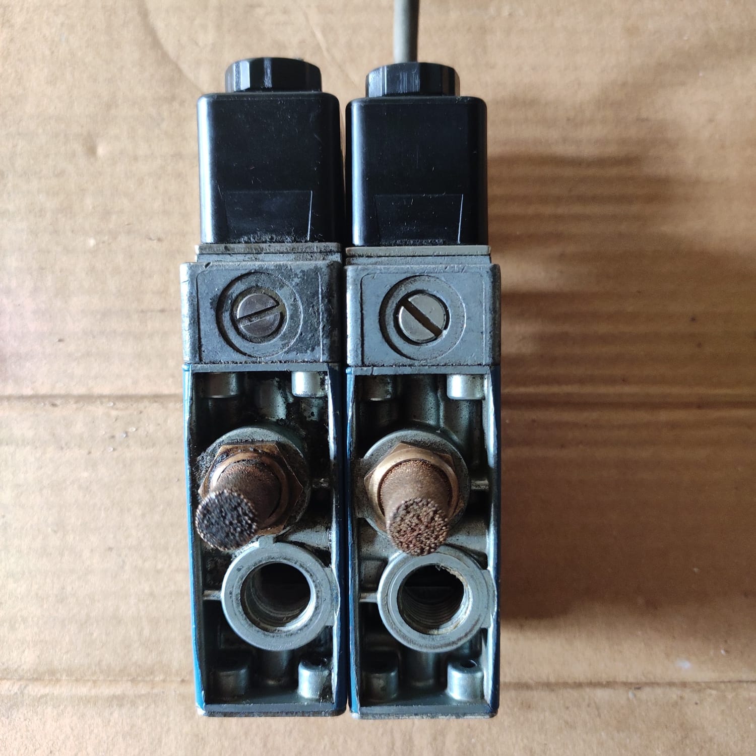 Hydraulic Directional Control Valve - Image 3