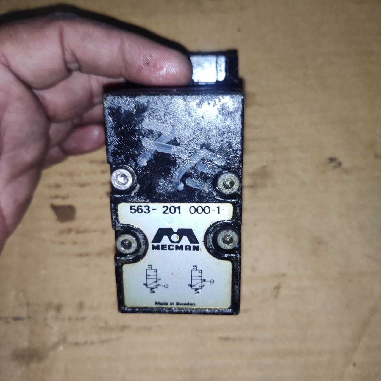 563-201 000-1? Pneumatic Solenoid Valve?