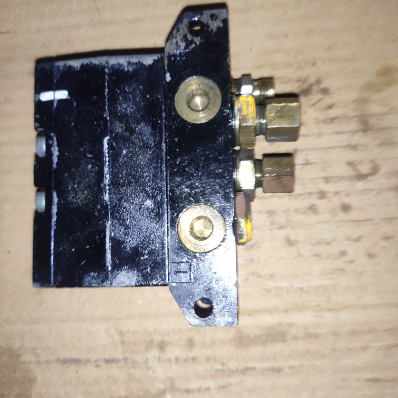 563-201 000-1? Pneumatic Solenoid Valve? - Image 2