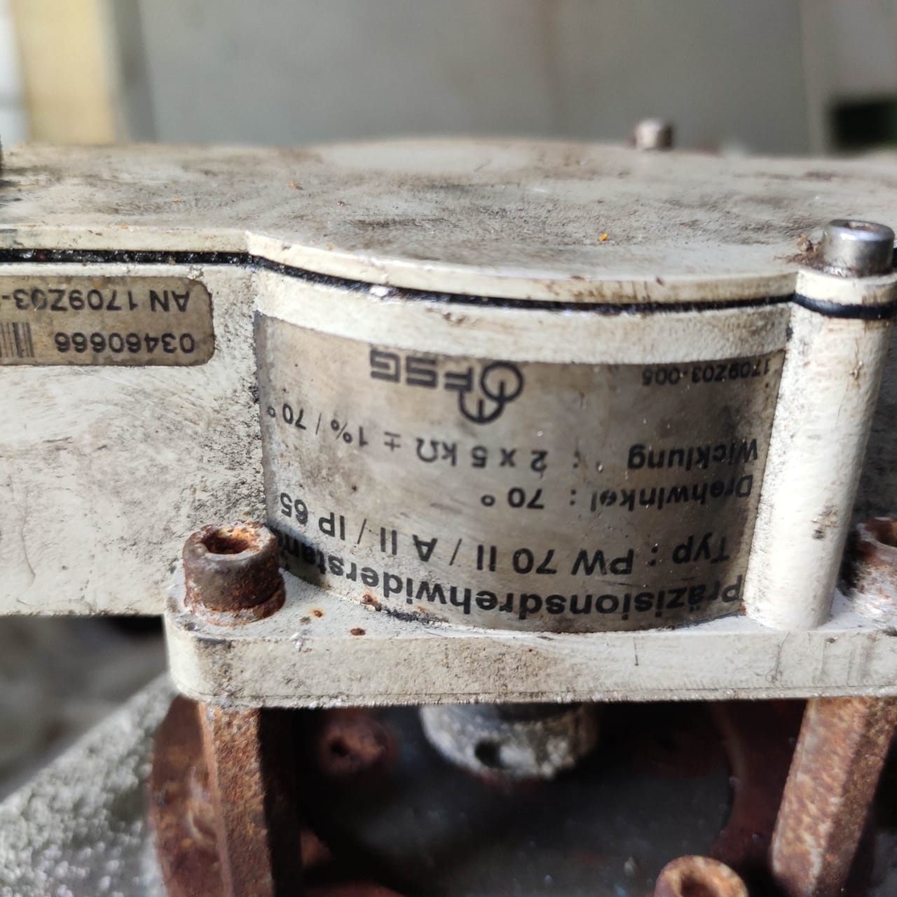 Reintjes DLG 3325 marine gearbox - Image 4