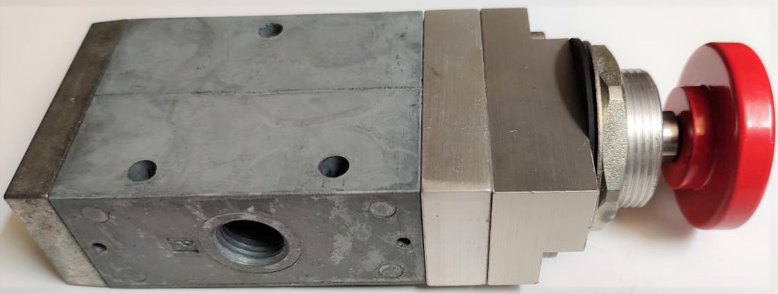 R417001921 3/2 pneumatic valve - Image 2