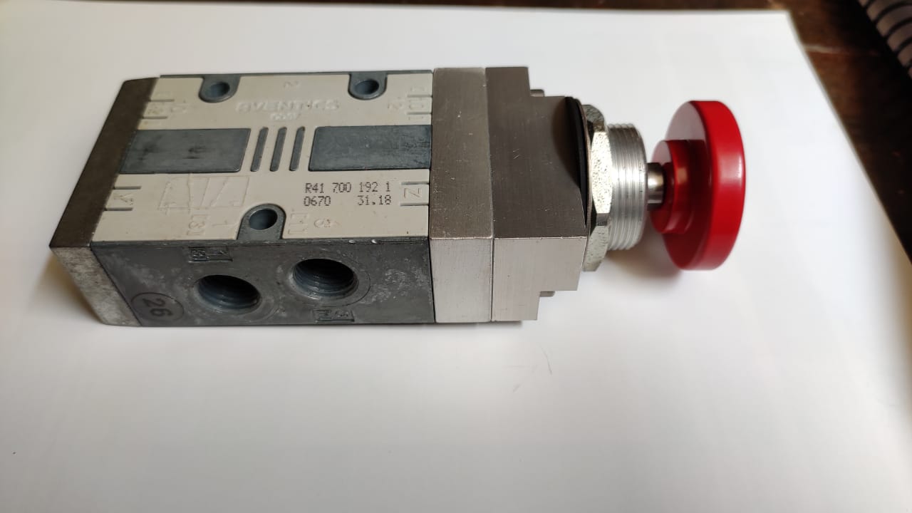 R417001921 3/2 pneumatic valve - Image 3