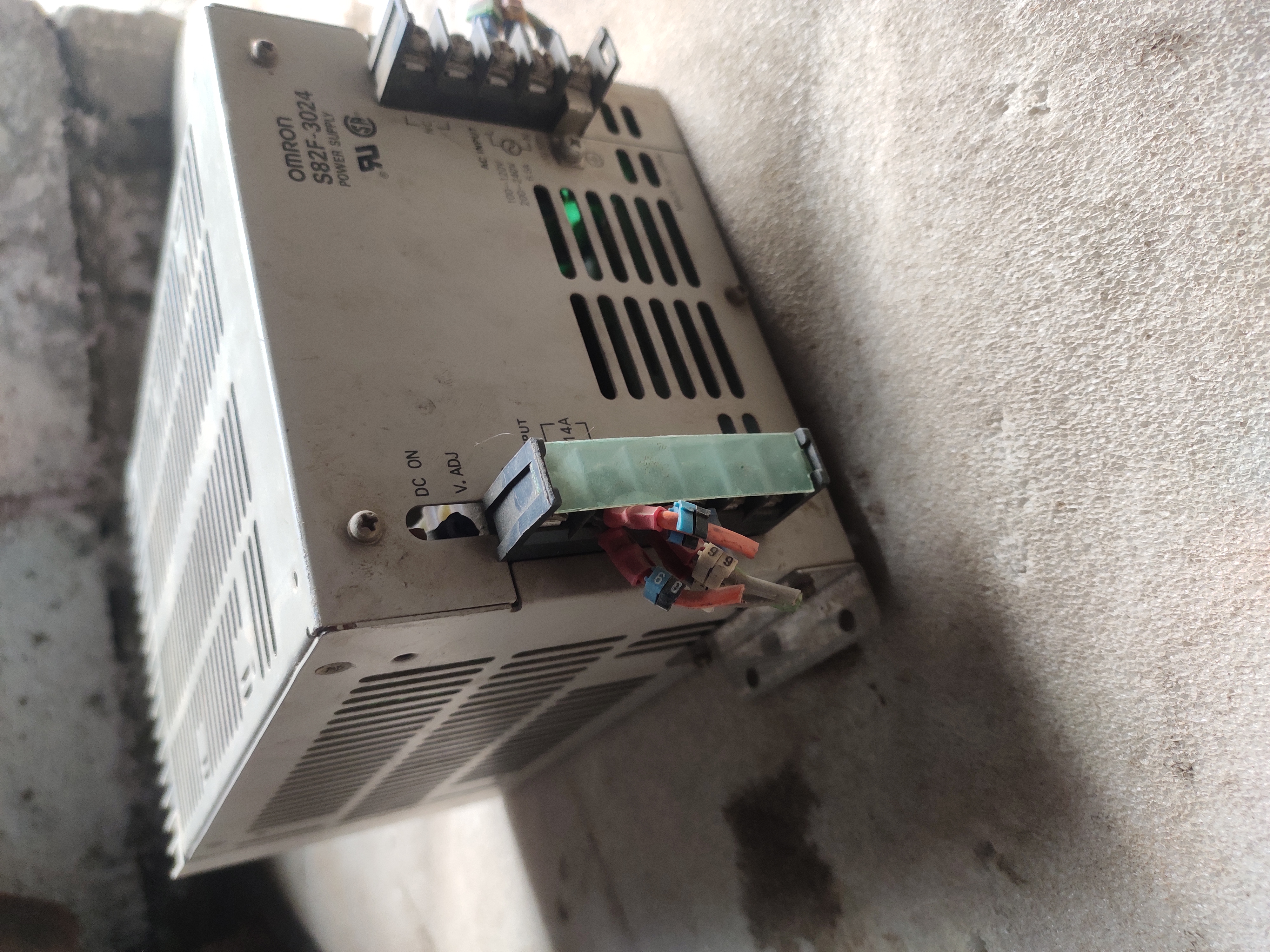 Omron S82F-3024 Power Supply
