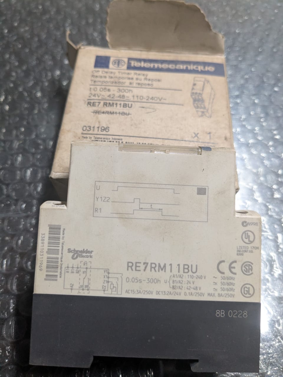 Telemecanique RE7RM11BU Timer - Image 2