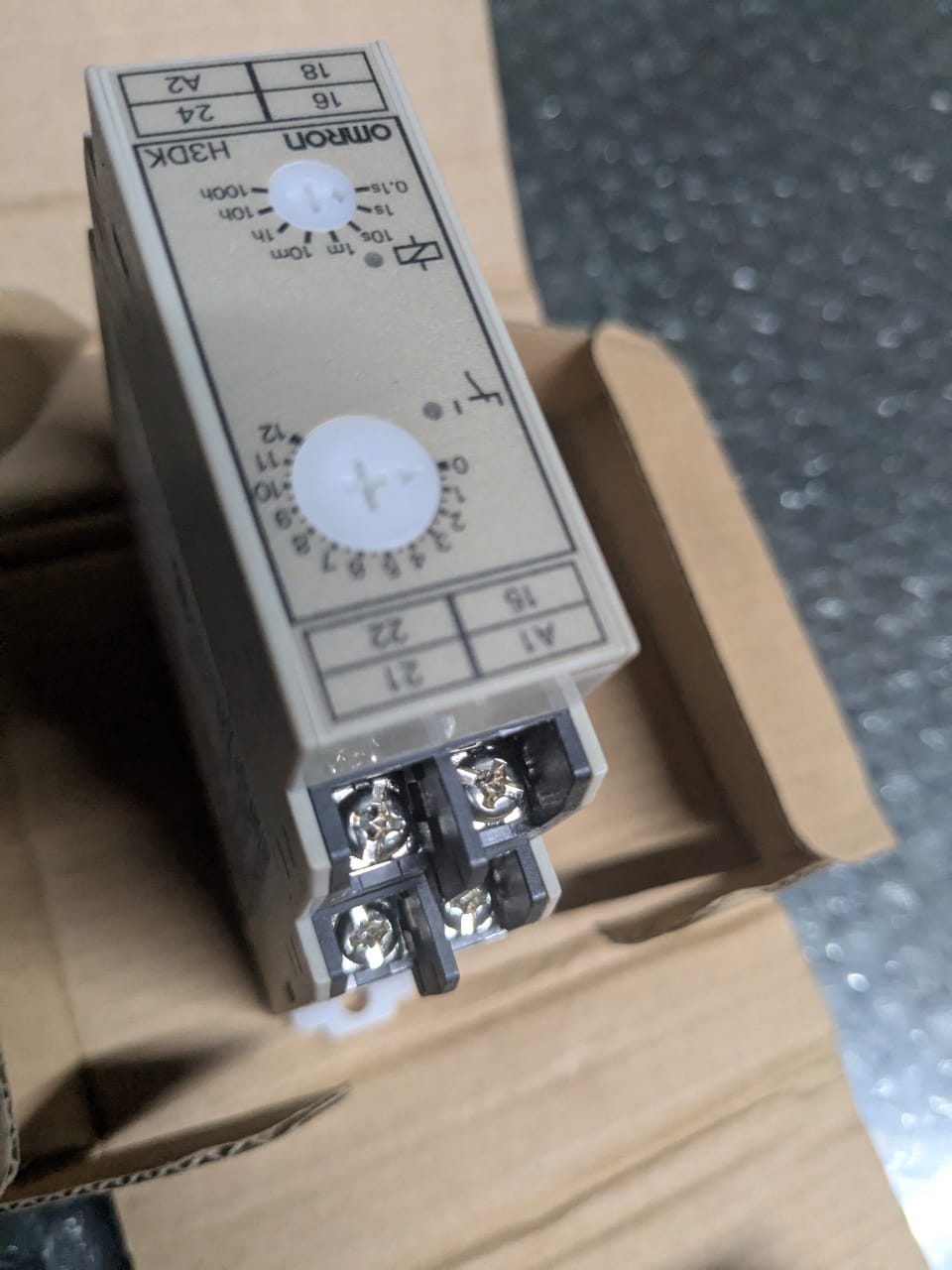 Omron H3DK-A2ET Timer - Image 3