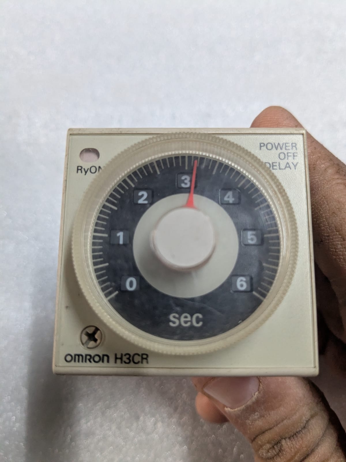 Omron H3CR-H8L Timer - Image 4