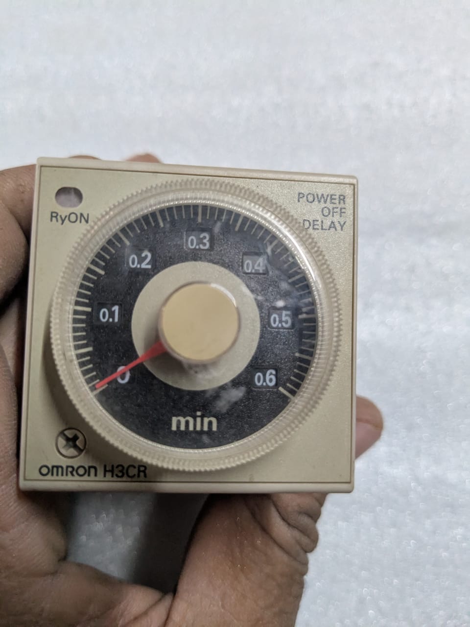 Omron H3CR-H8L timer