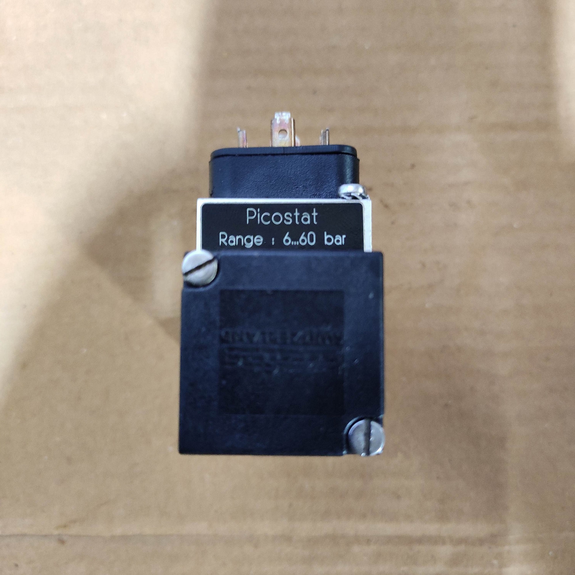 9M0.2082 Pressure Switch - Image 2