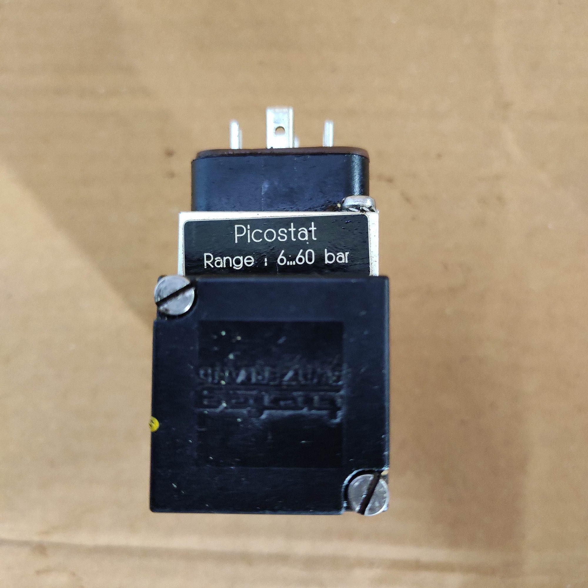 9M0.2082 Pressure Switch - Image 2
