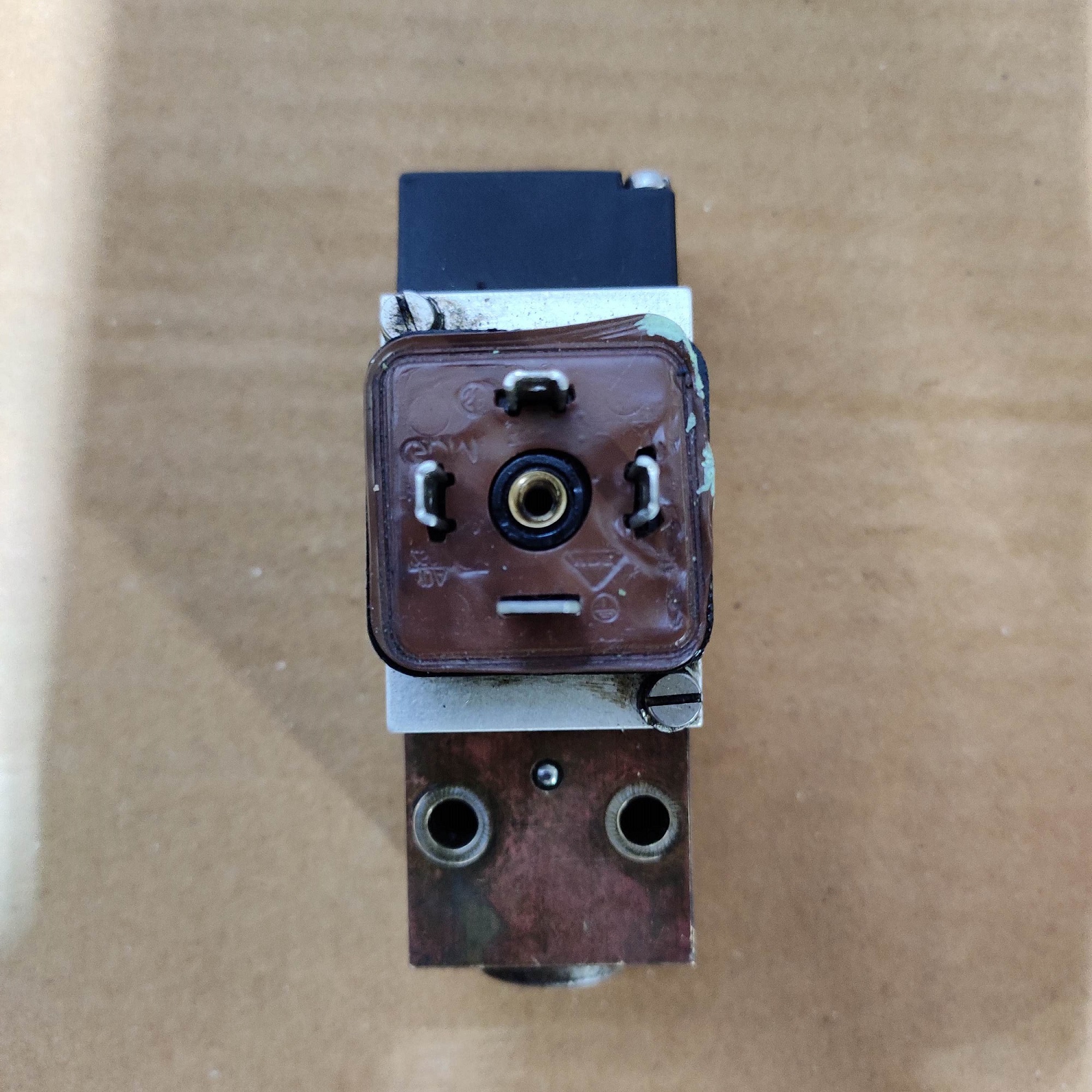 9B0.2077 Pressure Switch - Image 2